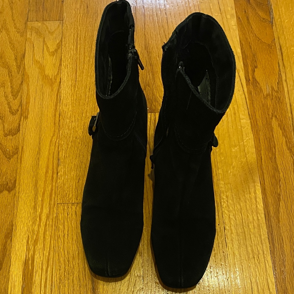 La CANADIENNE Black Ankle Boots
